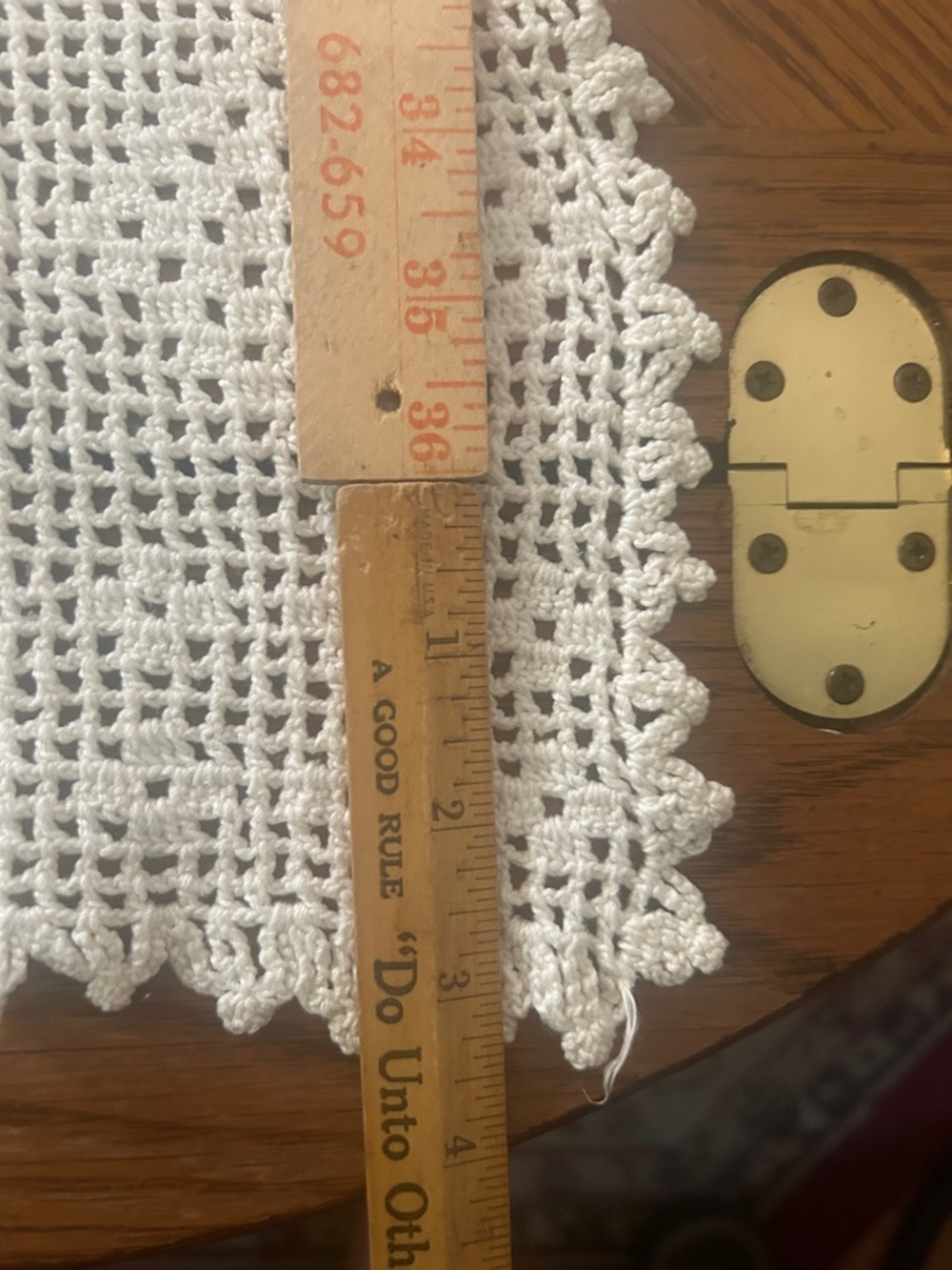 Vintage Crochet Table Runner - Picture 4 of 8